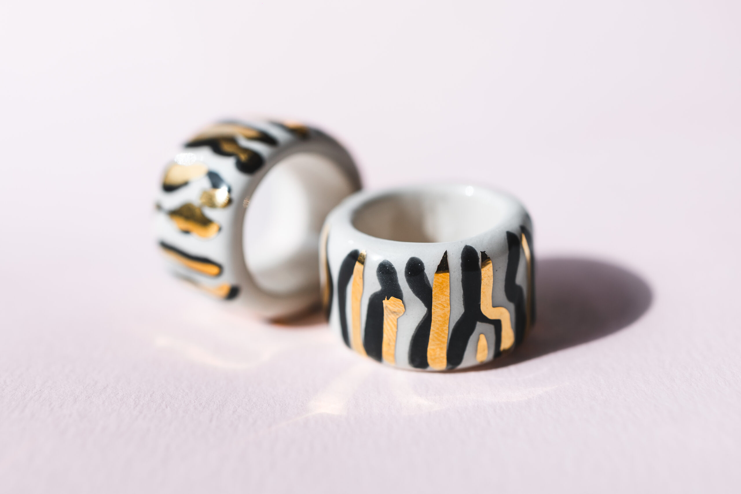 Anillo cerámica Zebra